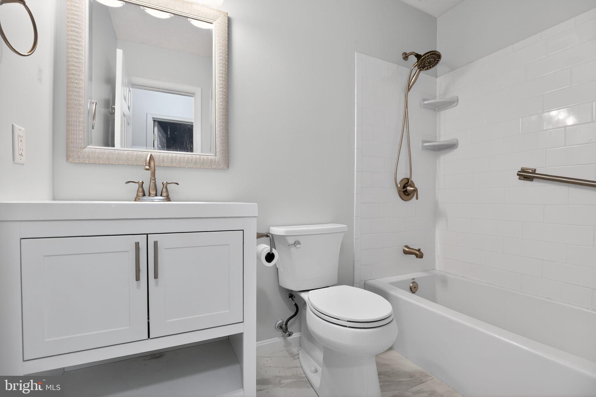 2323 SPRINGDALE LANE