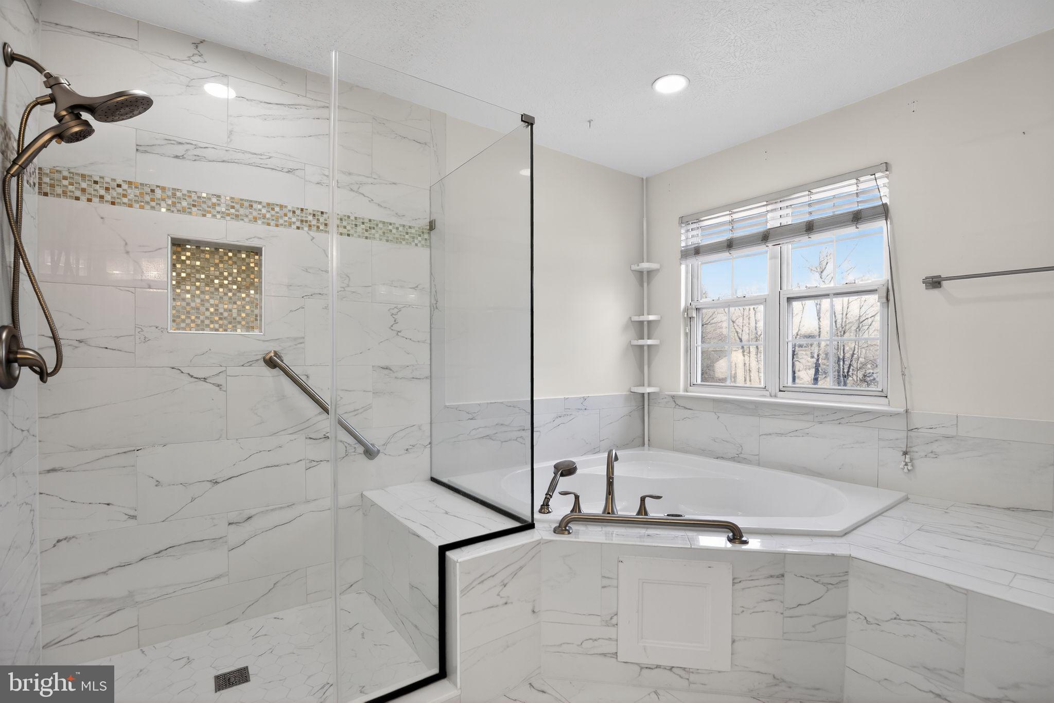 2323 SPRINGDALE LANE