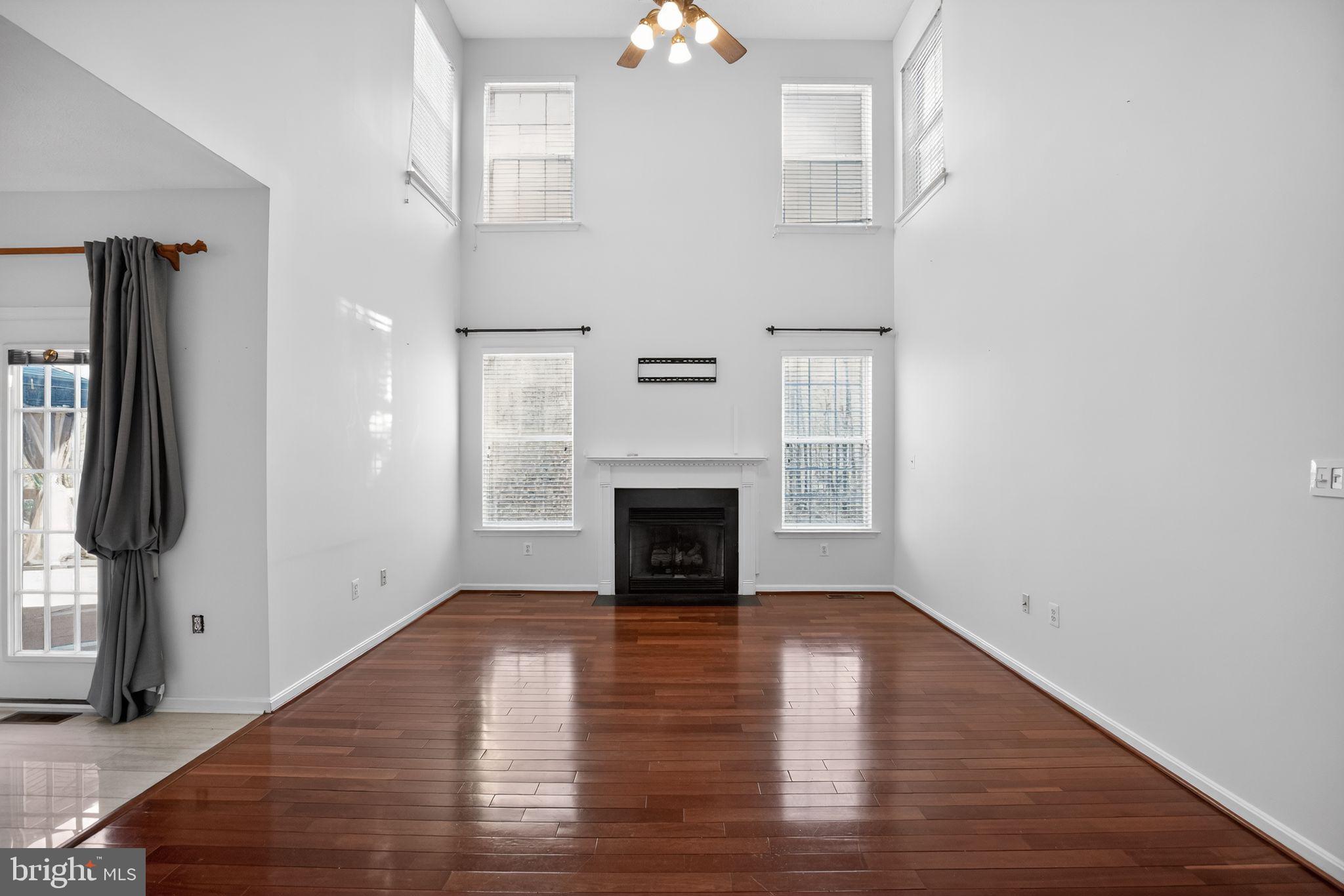 2323 SPRINGDALE LANE