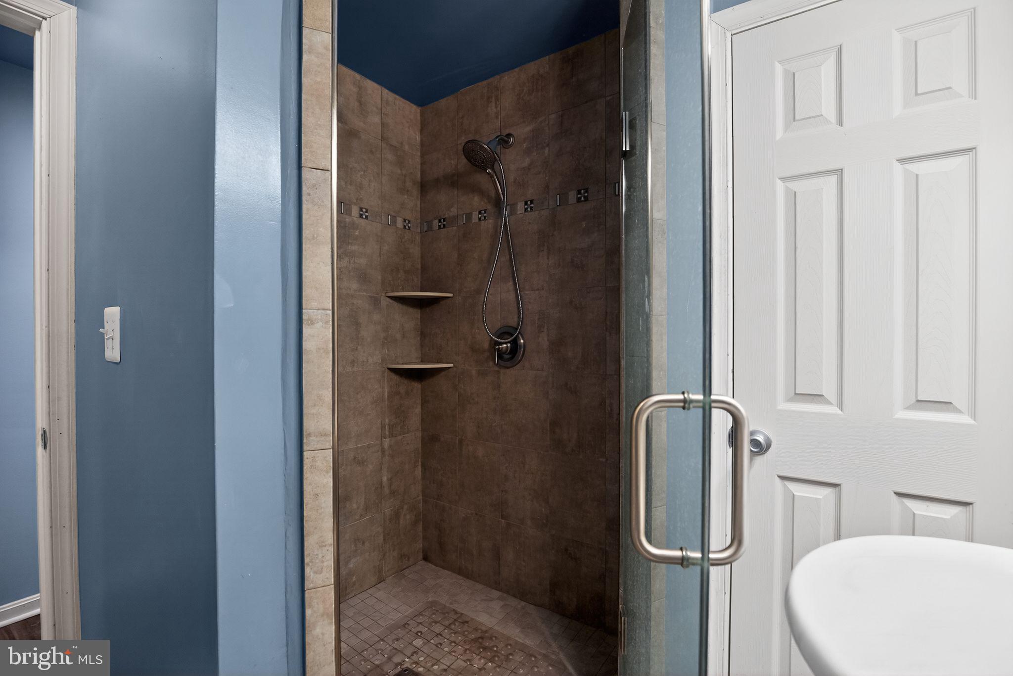 2323 SPRINGDALE LANE