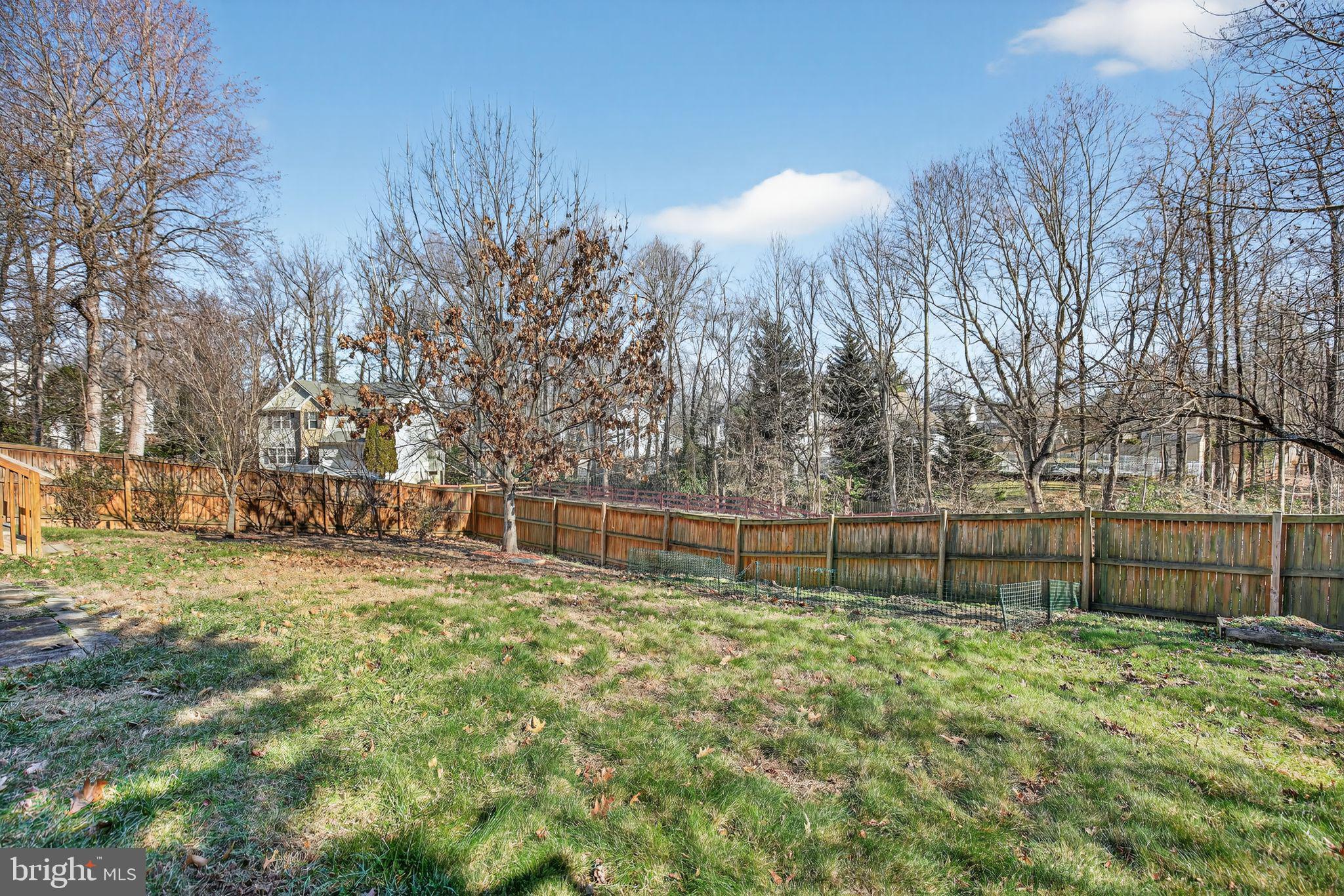 2323 SPRINGDALE LANE