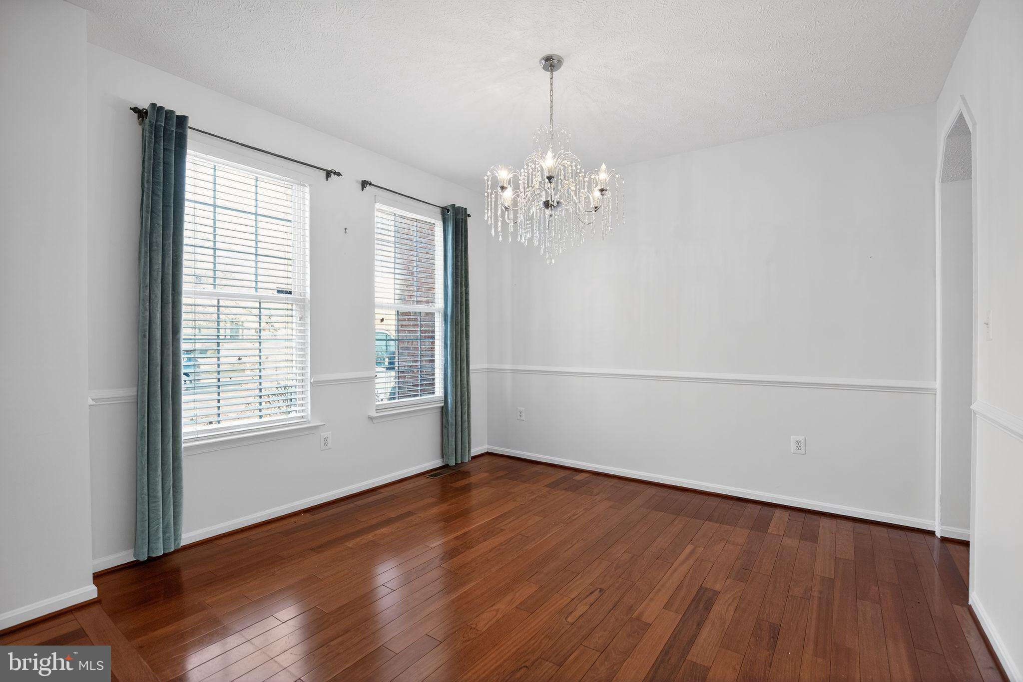 2323 SPRINGDALE LANE