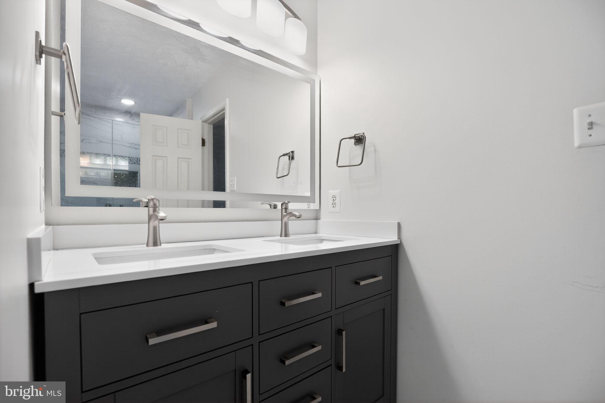 2323 SPRINGDALE LANE