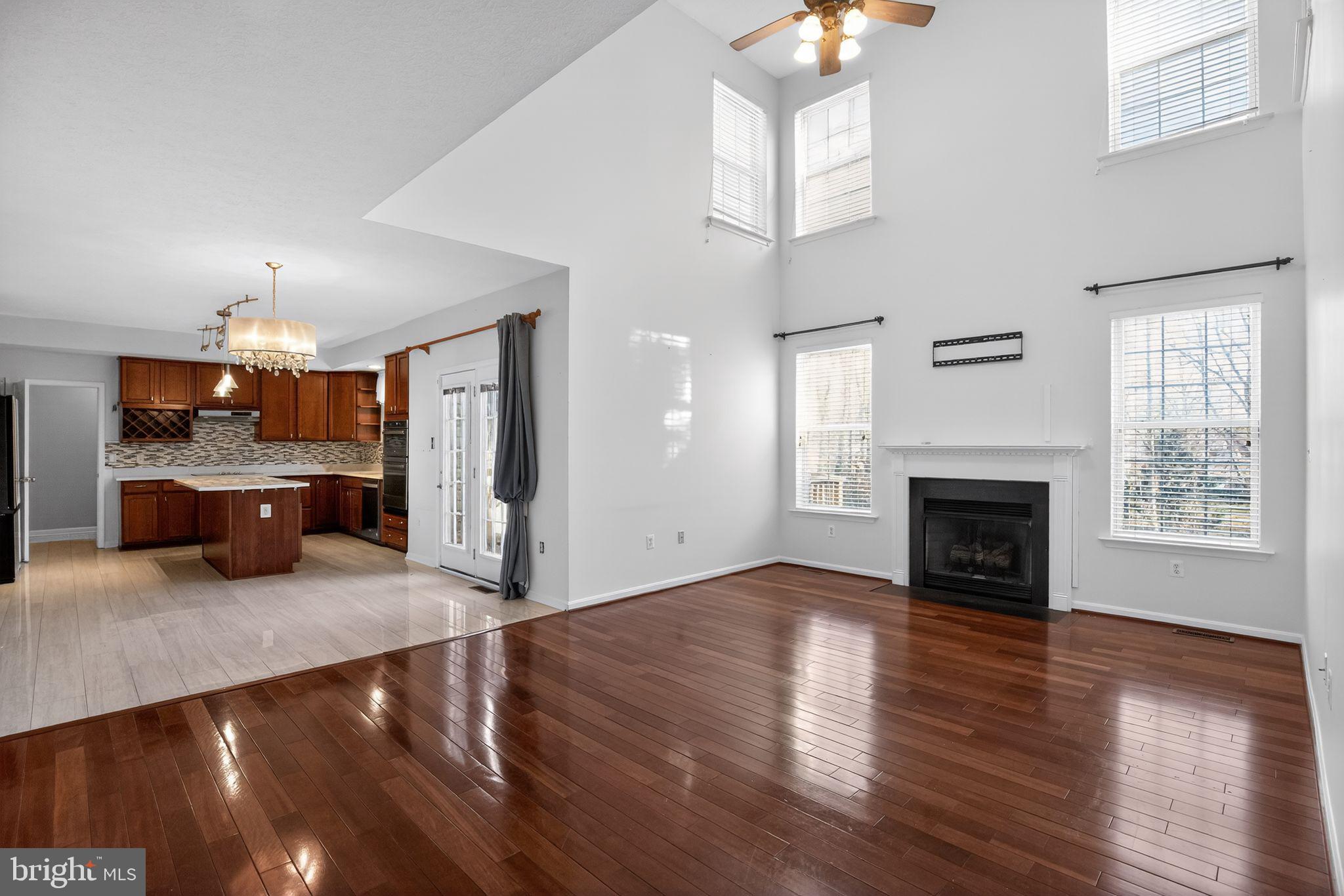 2323 SPRINGDALE LANE