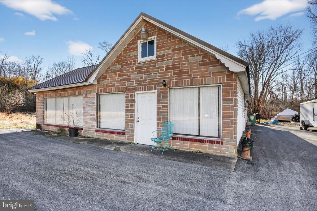 4980 LIVINGSTON ROAD