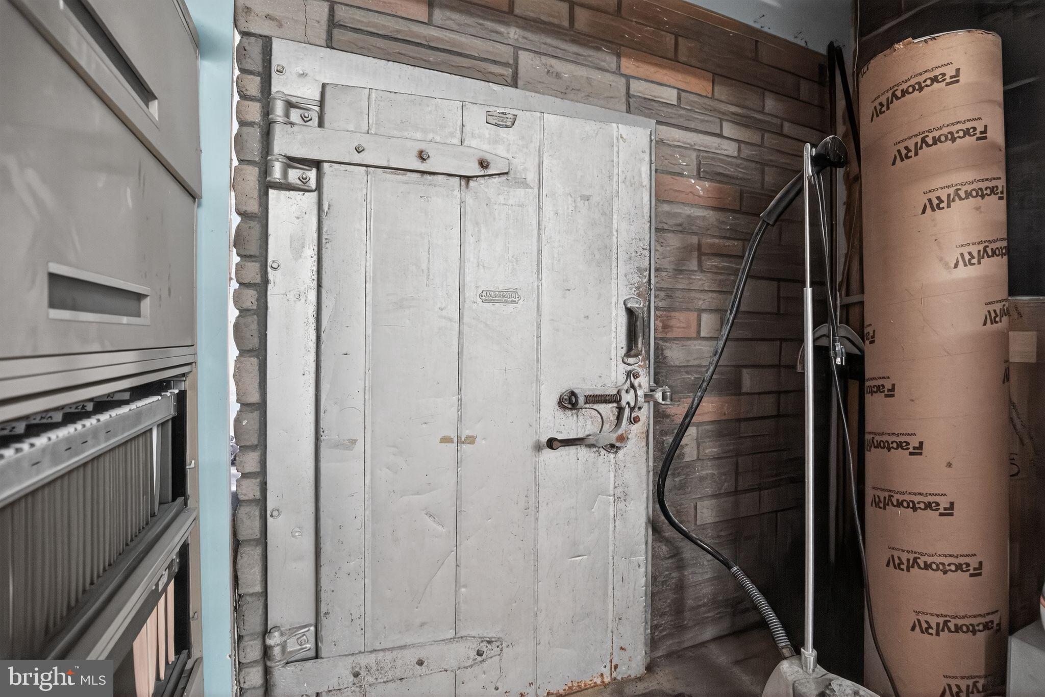 4980 LIVINGSTON ROAD