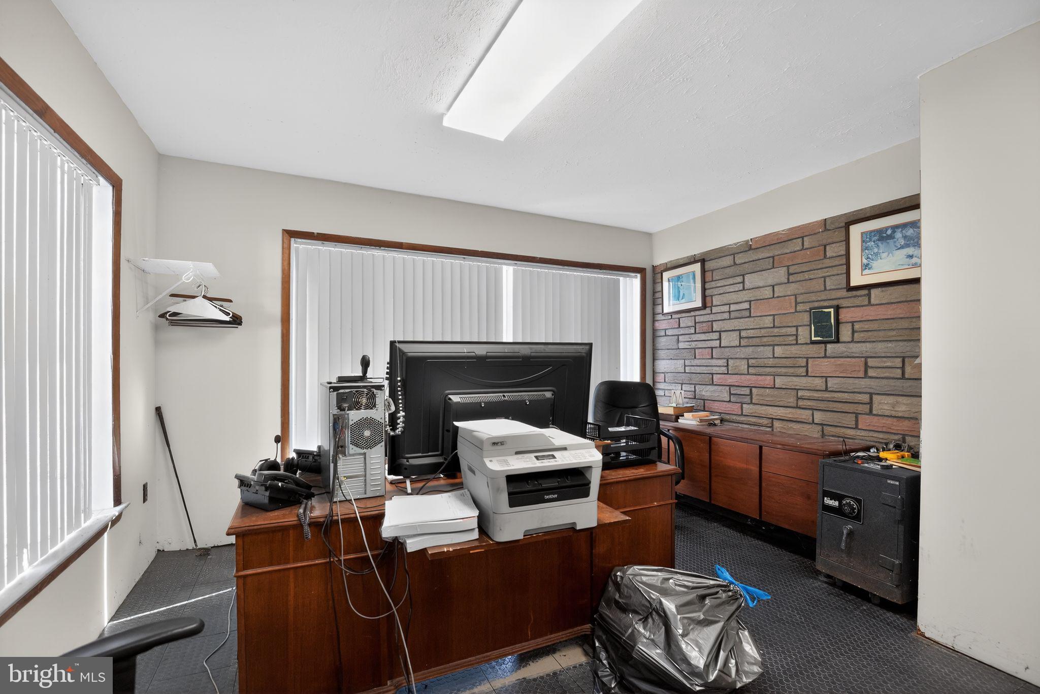 4980 LIVINGSTON ROAD