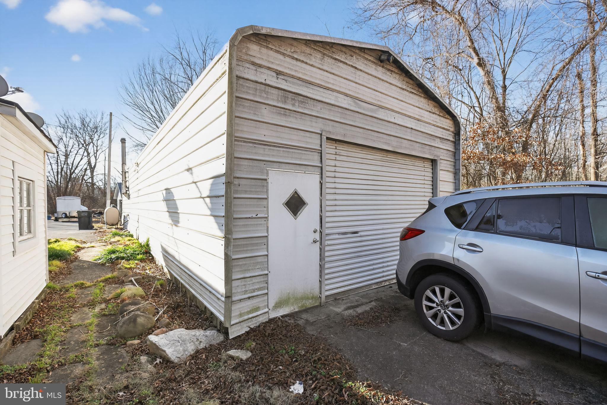 4980 LIVINGSTON ROAD