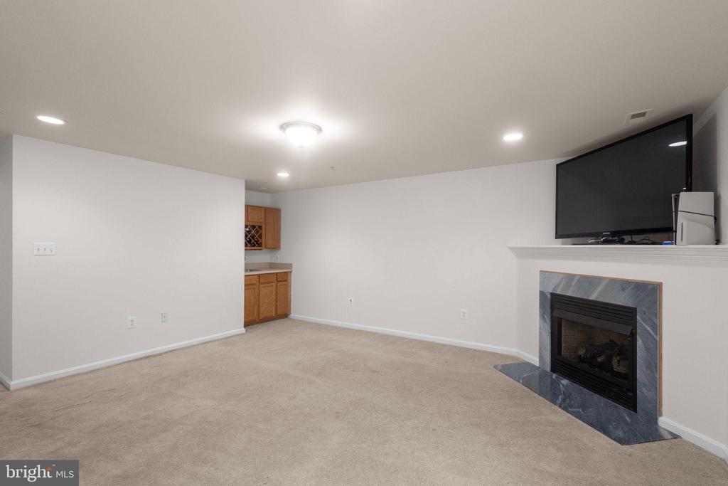 10906 W POINT PLACE