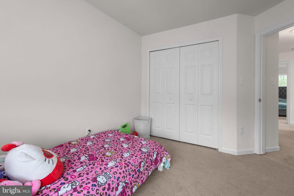 10906 W POINT PLACE