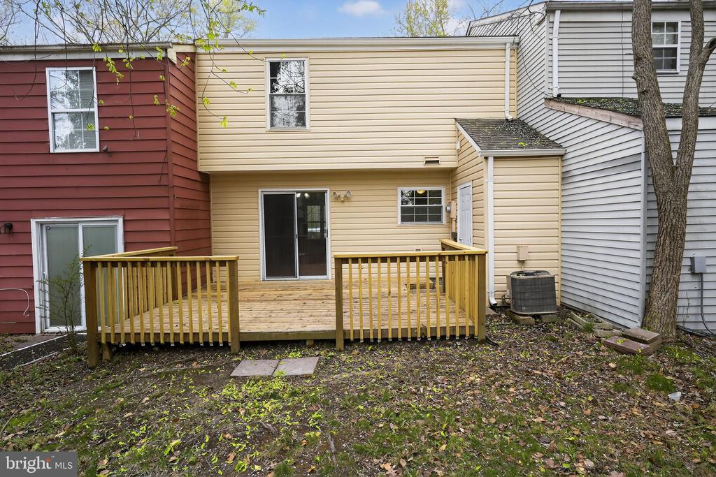 2587 ROBINSON PLACE