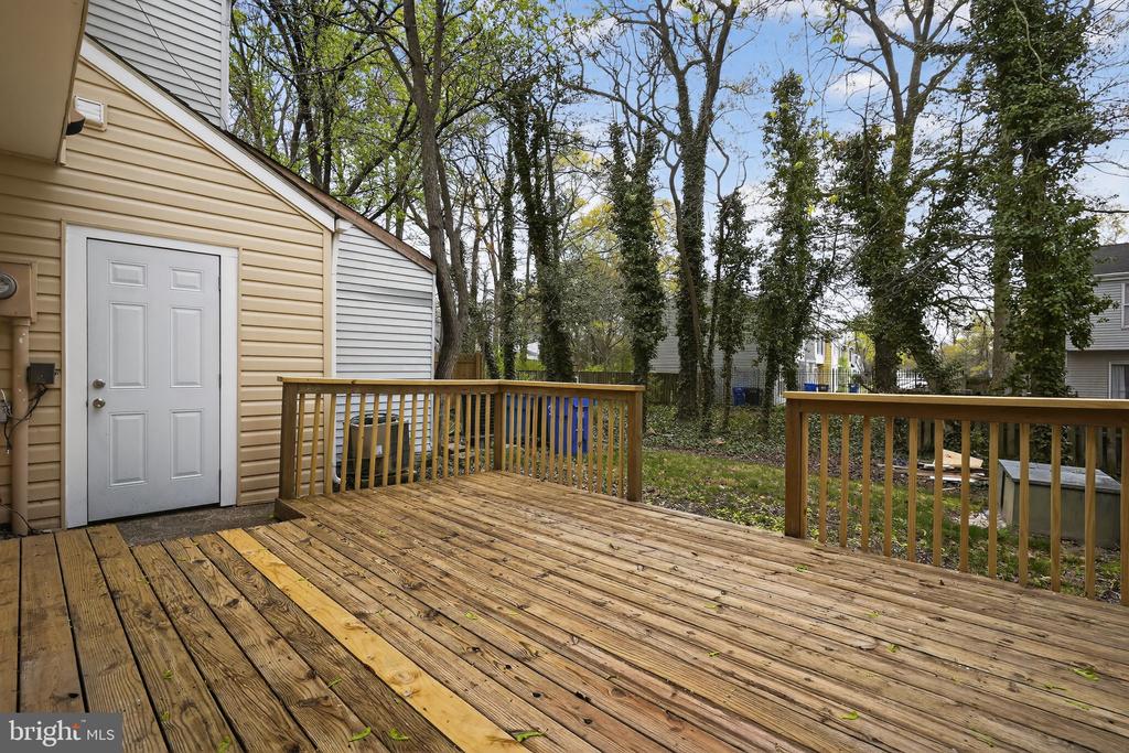 2587 ROBINSON PLACE