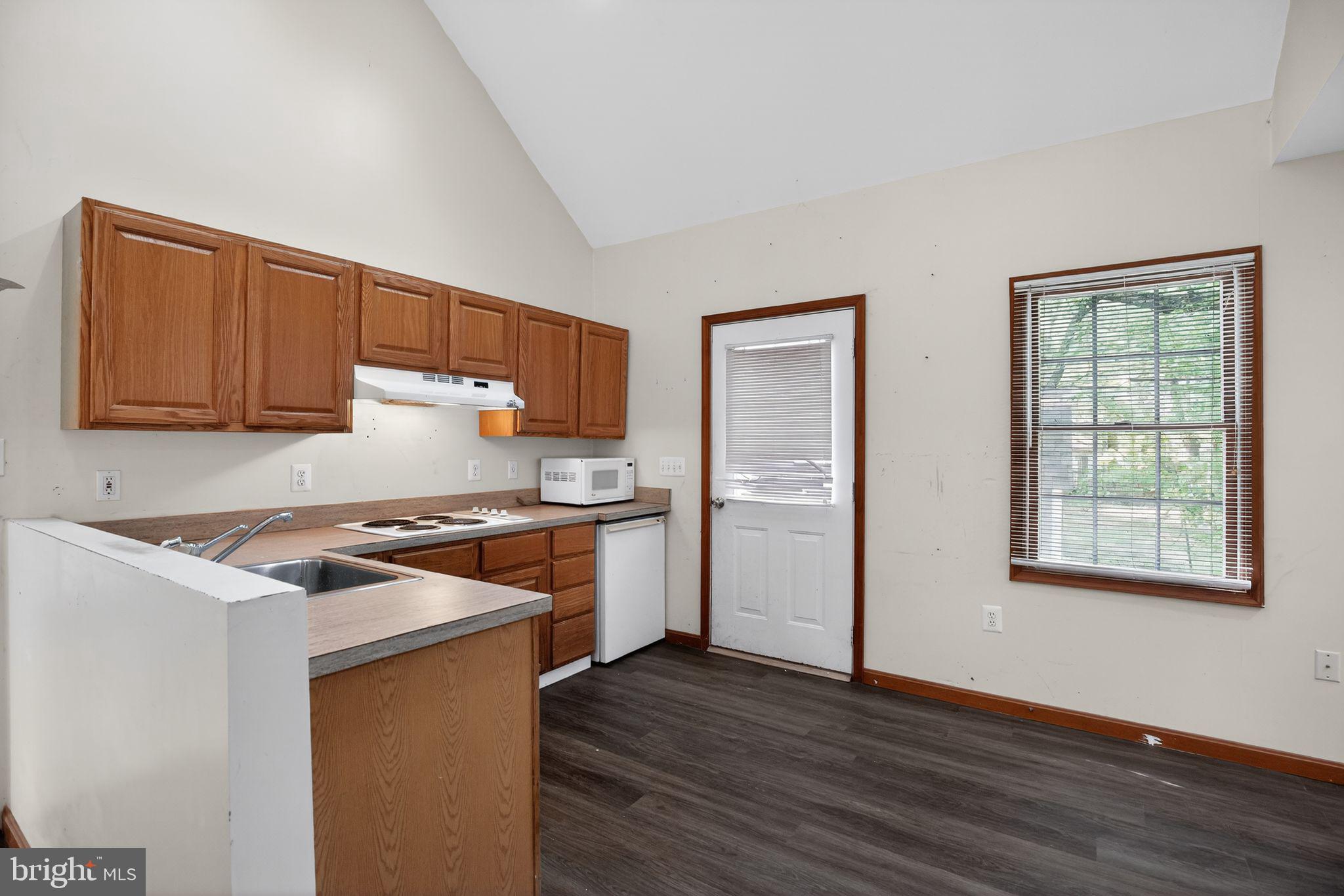 507 CHESTNUT COURT