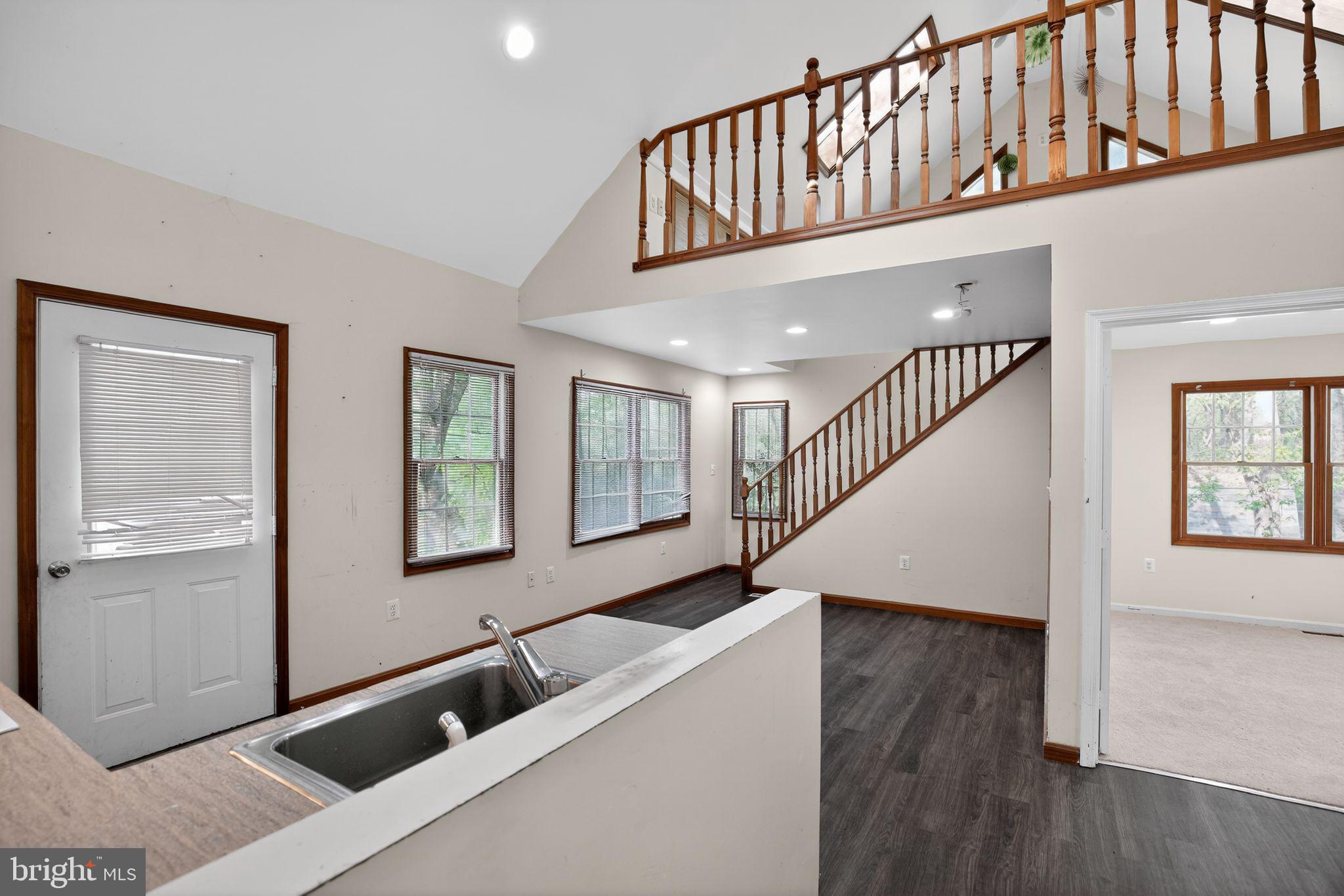 507 CHESTNUT COURT