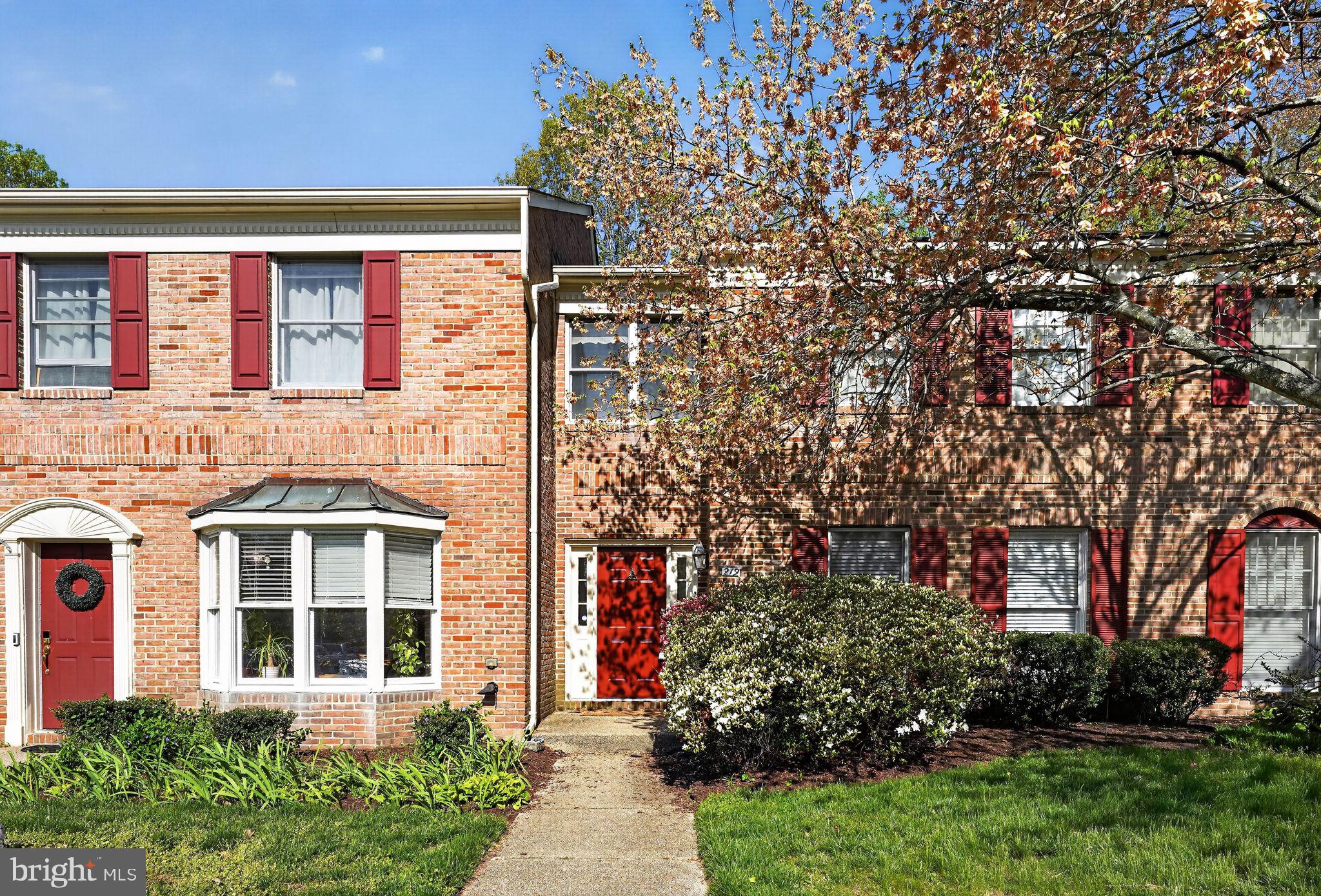 219 HEATHER COURT