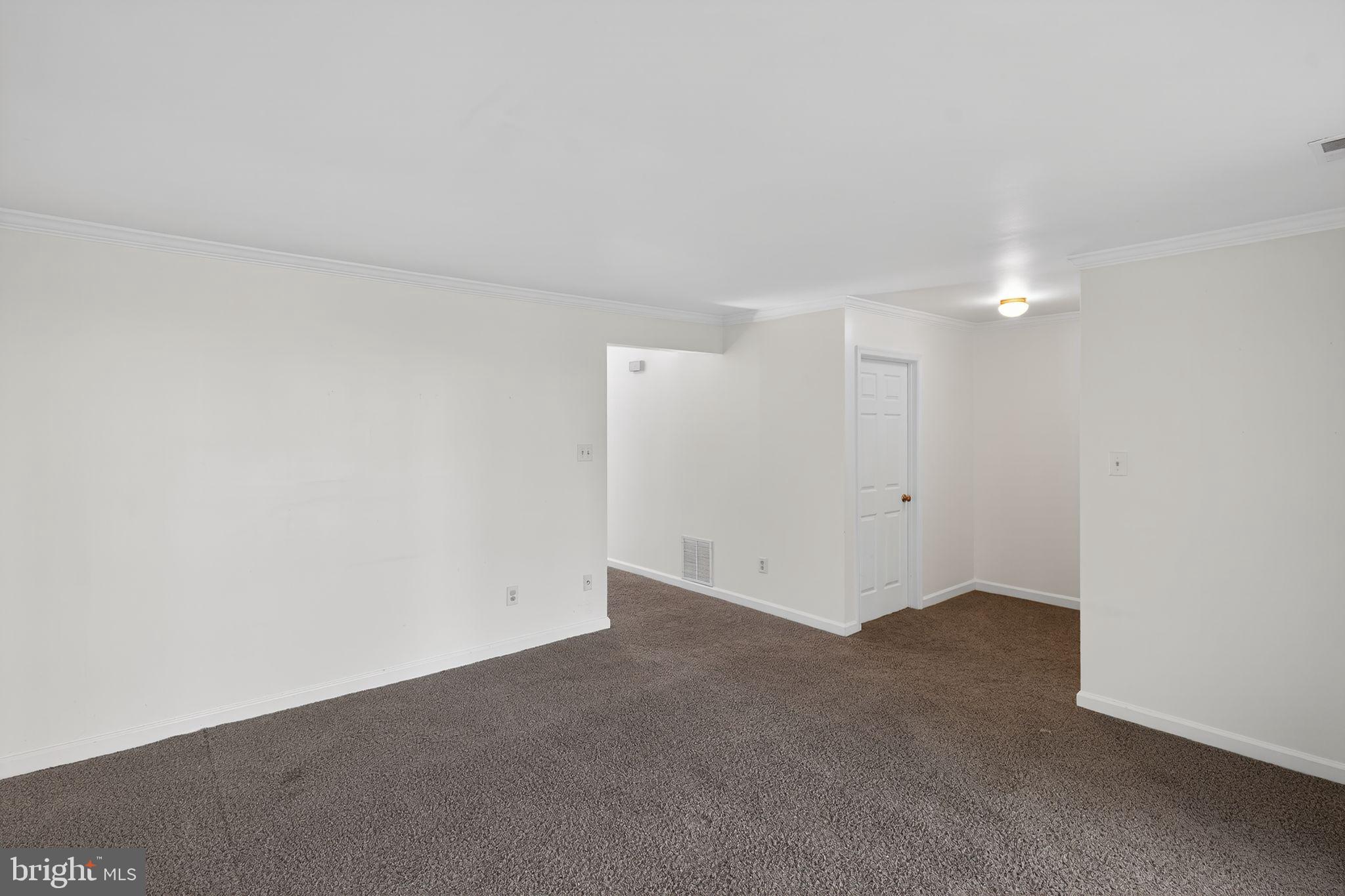 219 HEATHER COURT