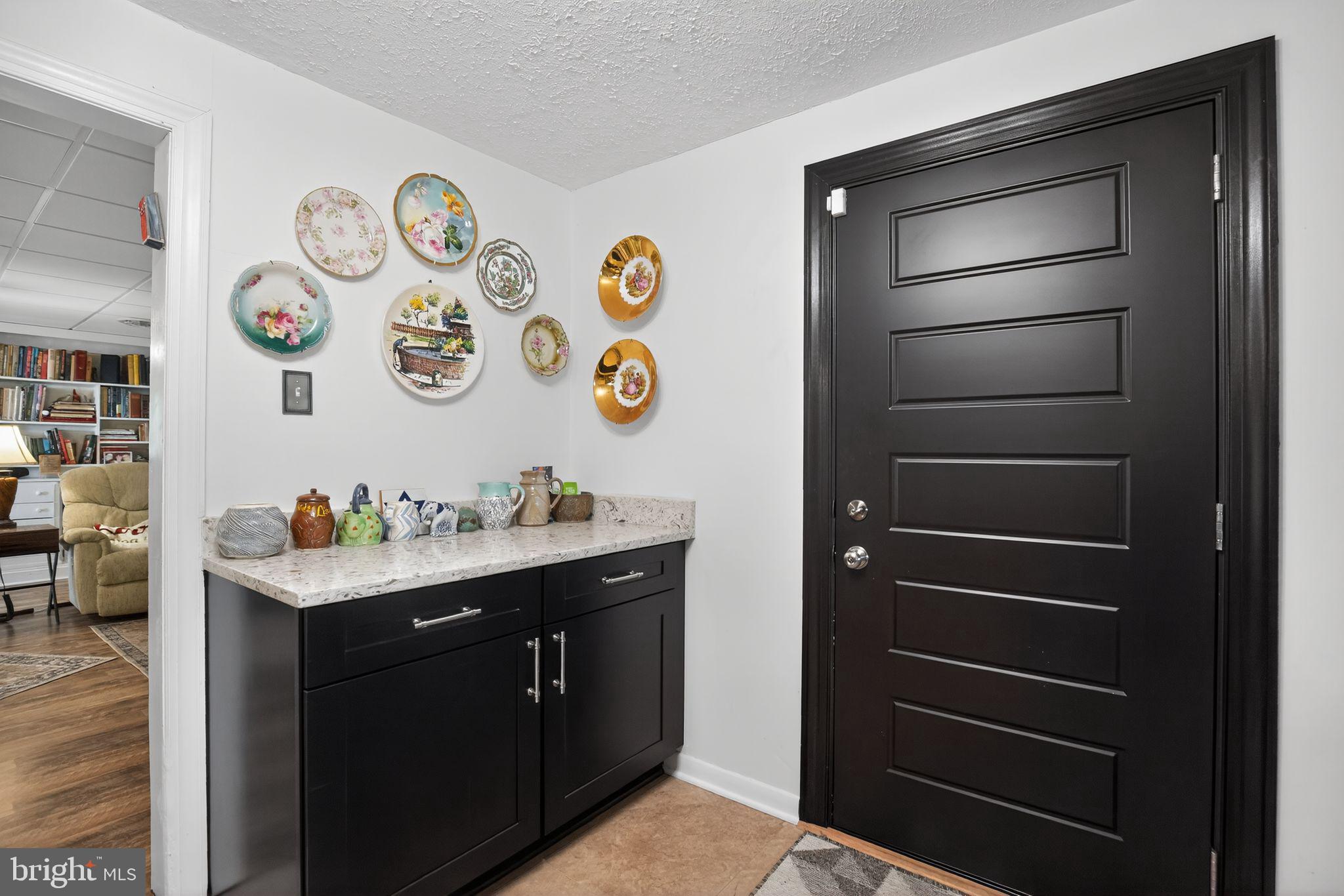 9696 MEADOWVIEW DRIVE