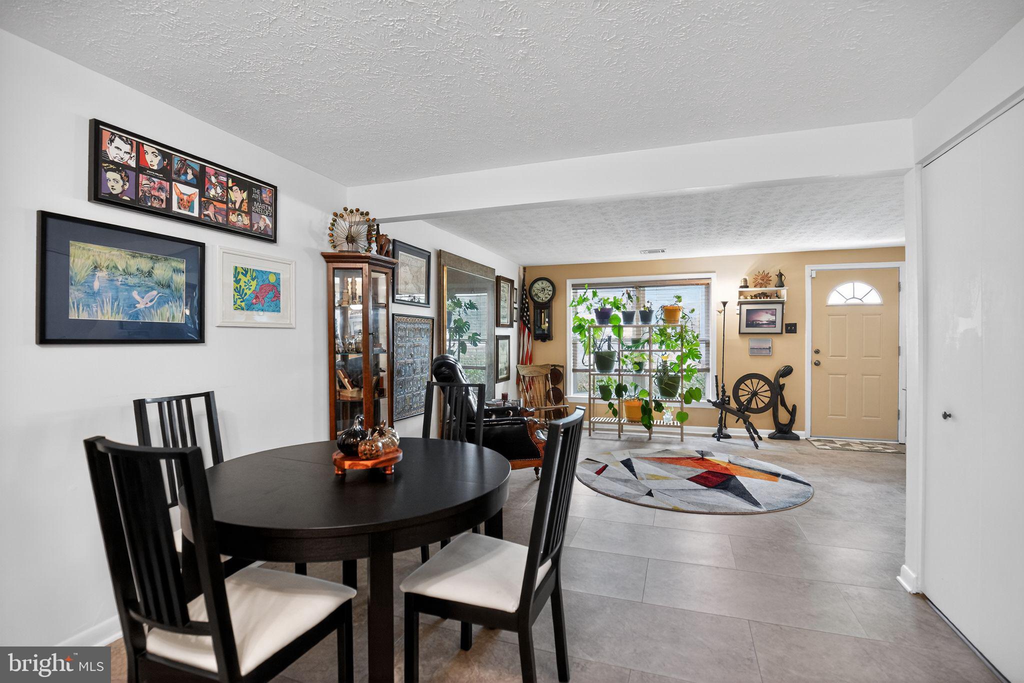 9696 MEADOWVIEW DRIVE