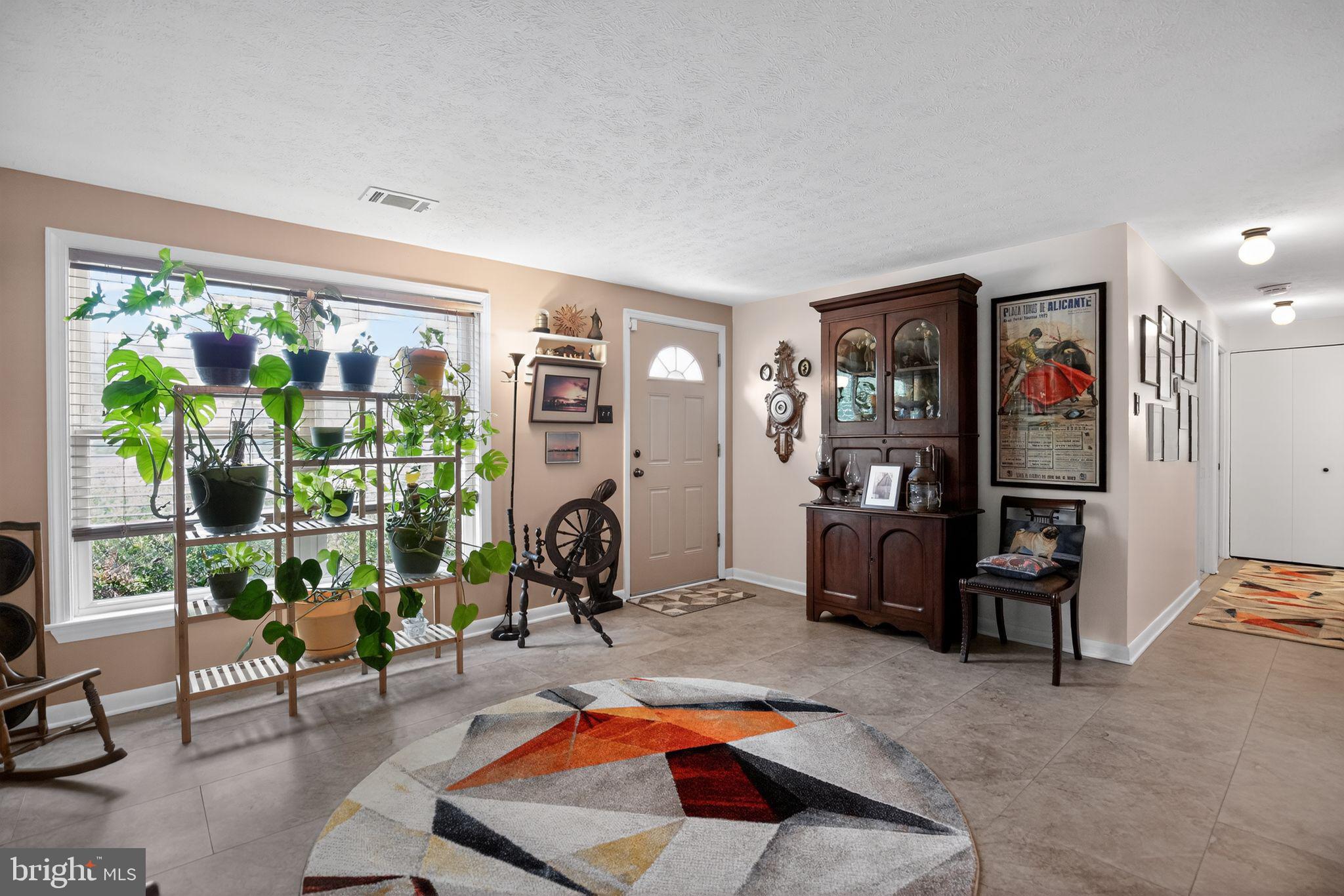 9696 MEADOWVIEW DRIVE