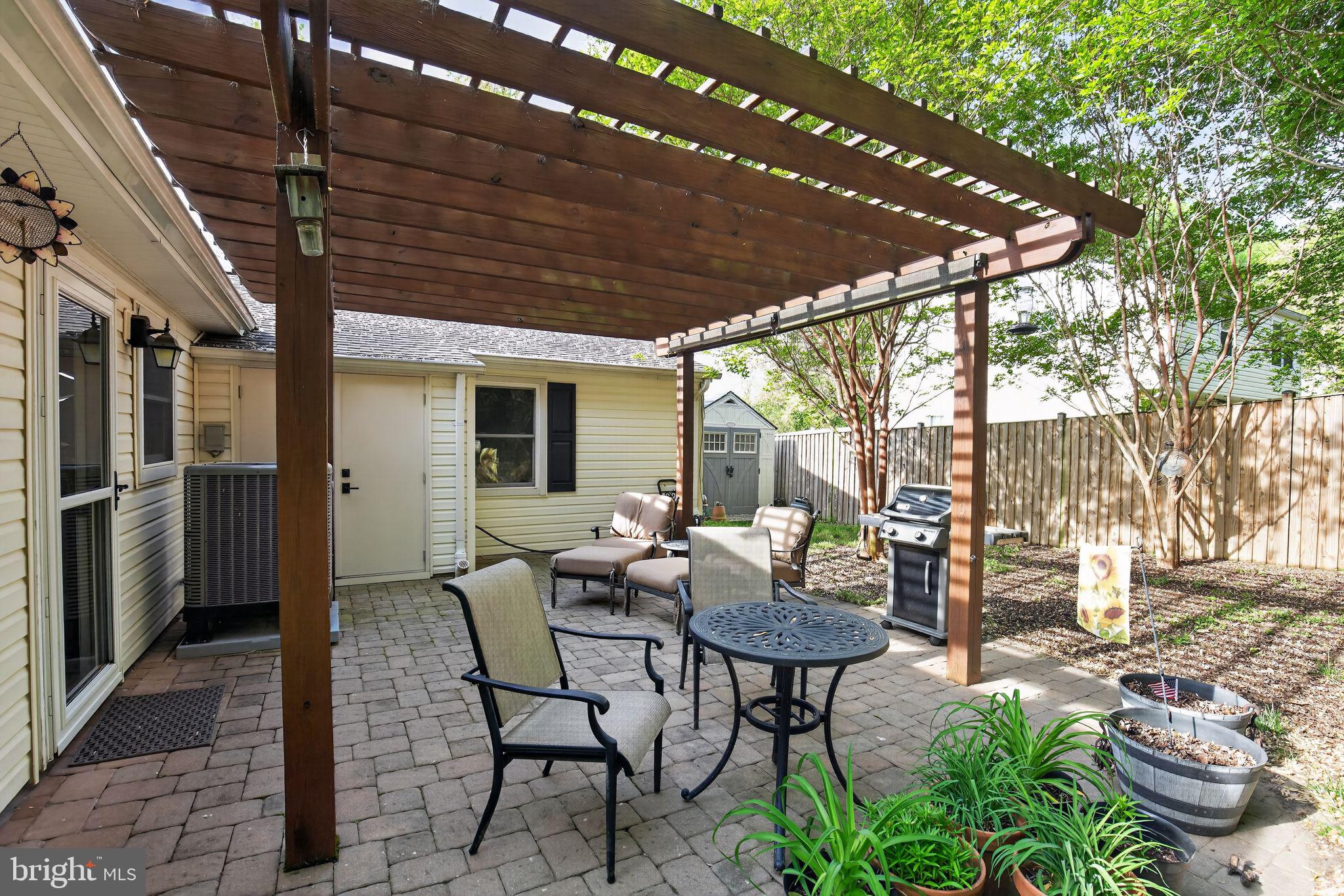 9696 MEADOWVIEW DRIVE