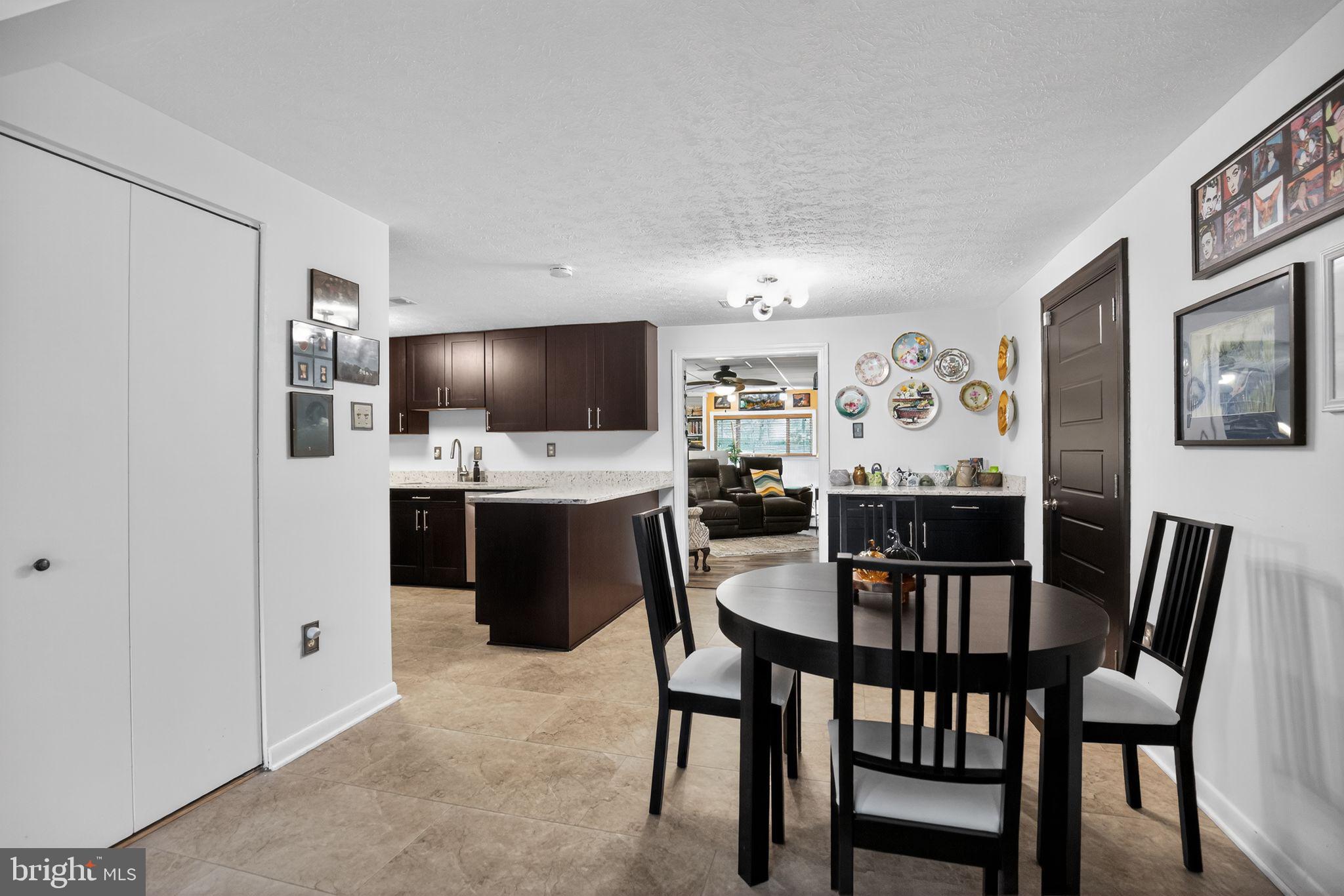 9696 MEADOWVIEW DRIVE