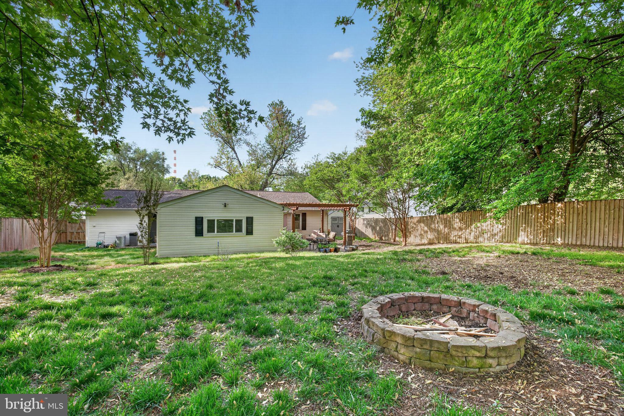 9696 MEADOWVIEW DRIVE