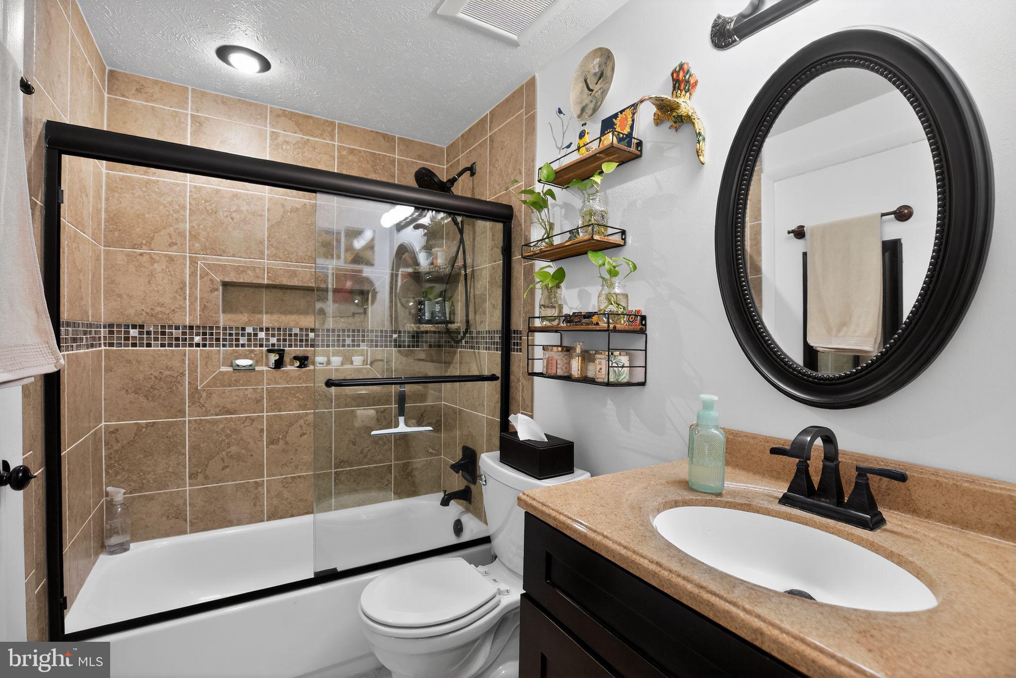 9696 MEADOWVIEW DRIVE