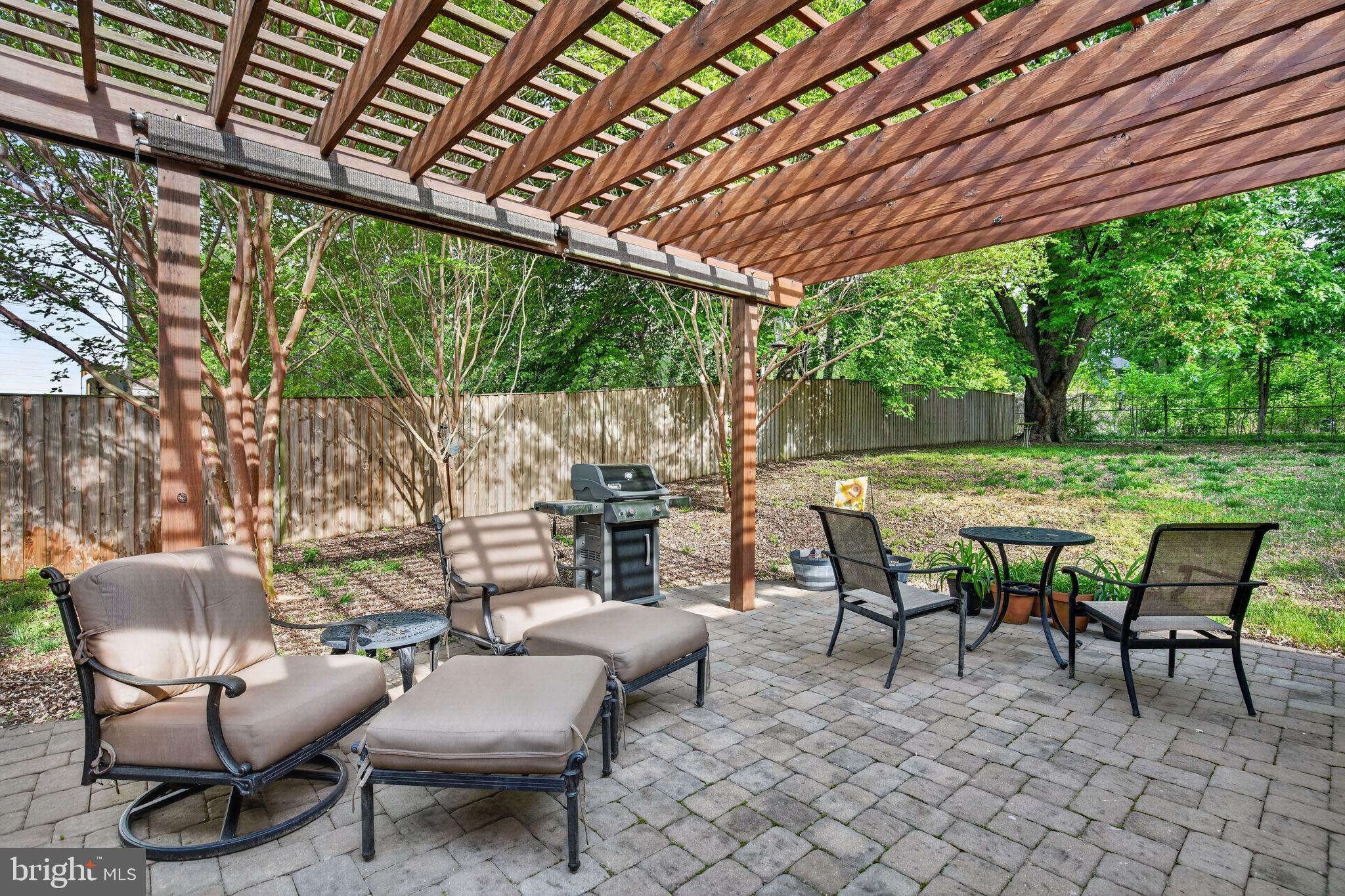 9696 MEADOWVIEW DRIVE
