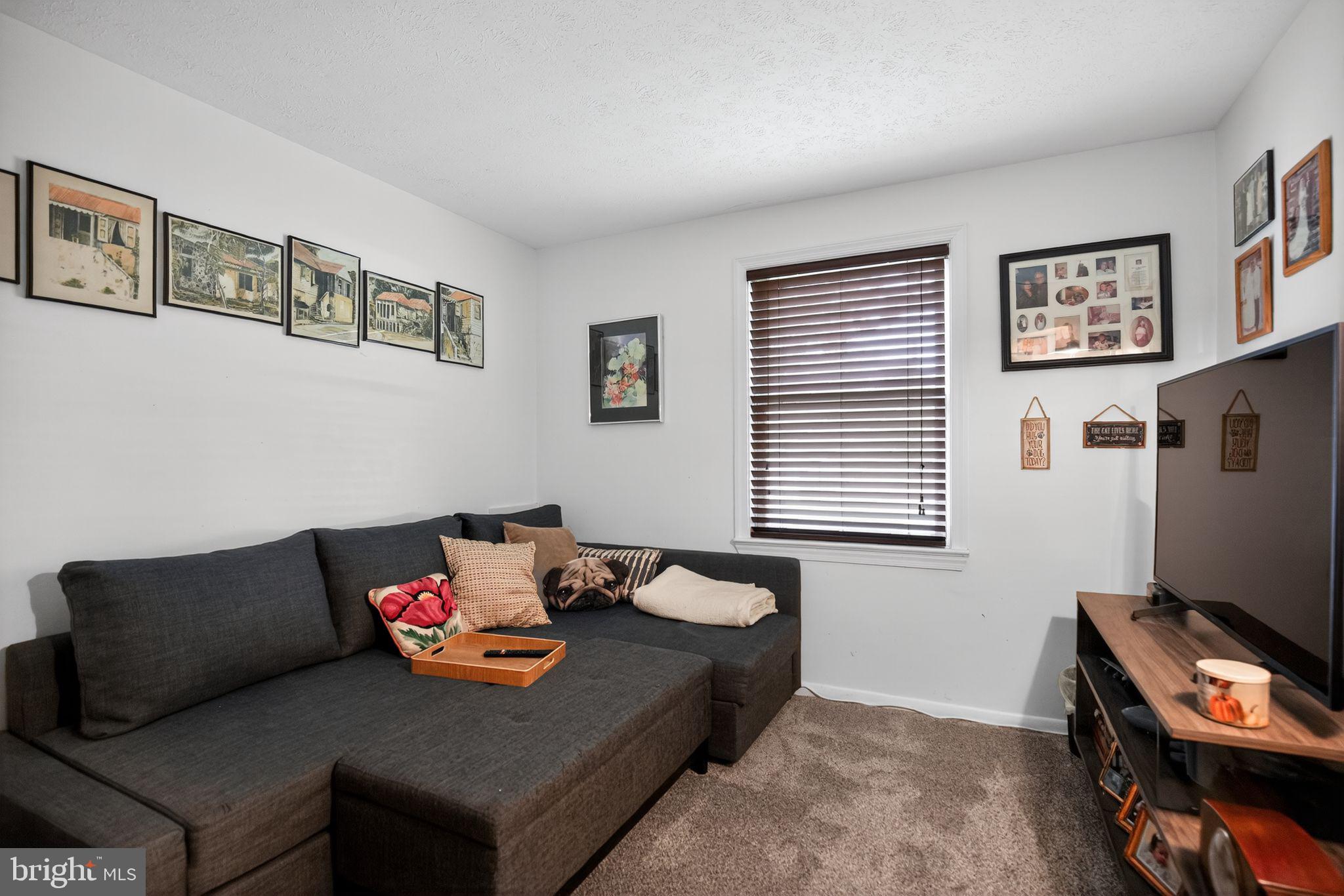 9696 MEADOWVIEW DRIVE
