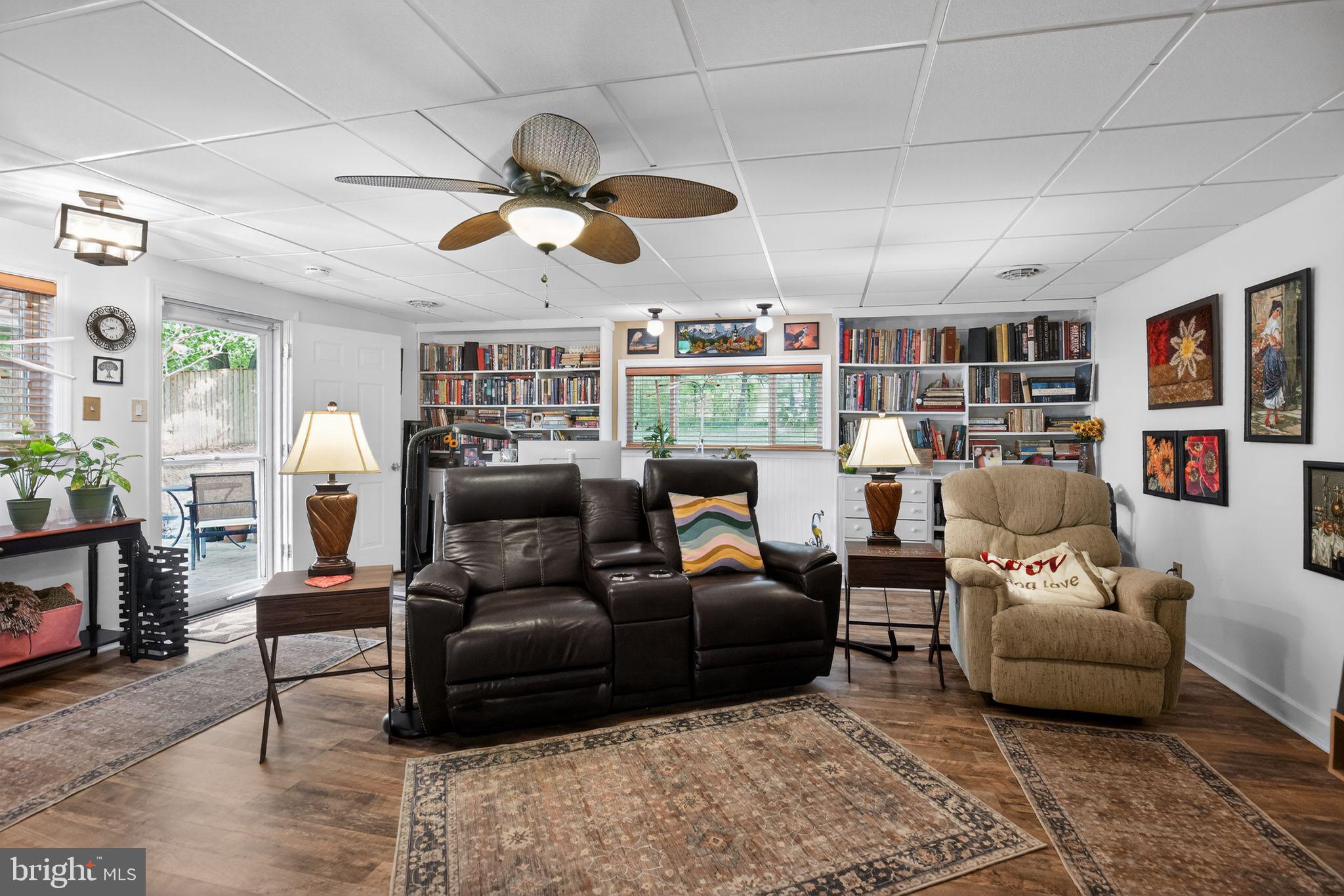 9696 MEADOWVIEW DRIVE