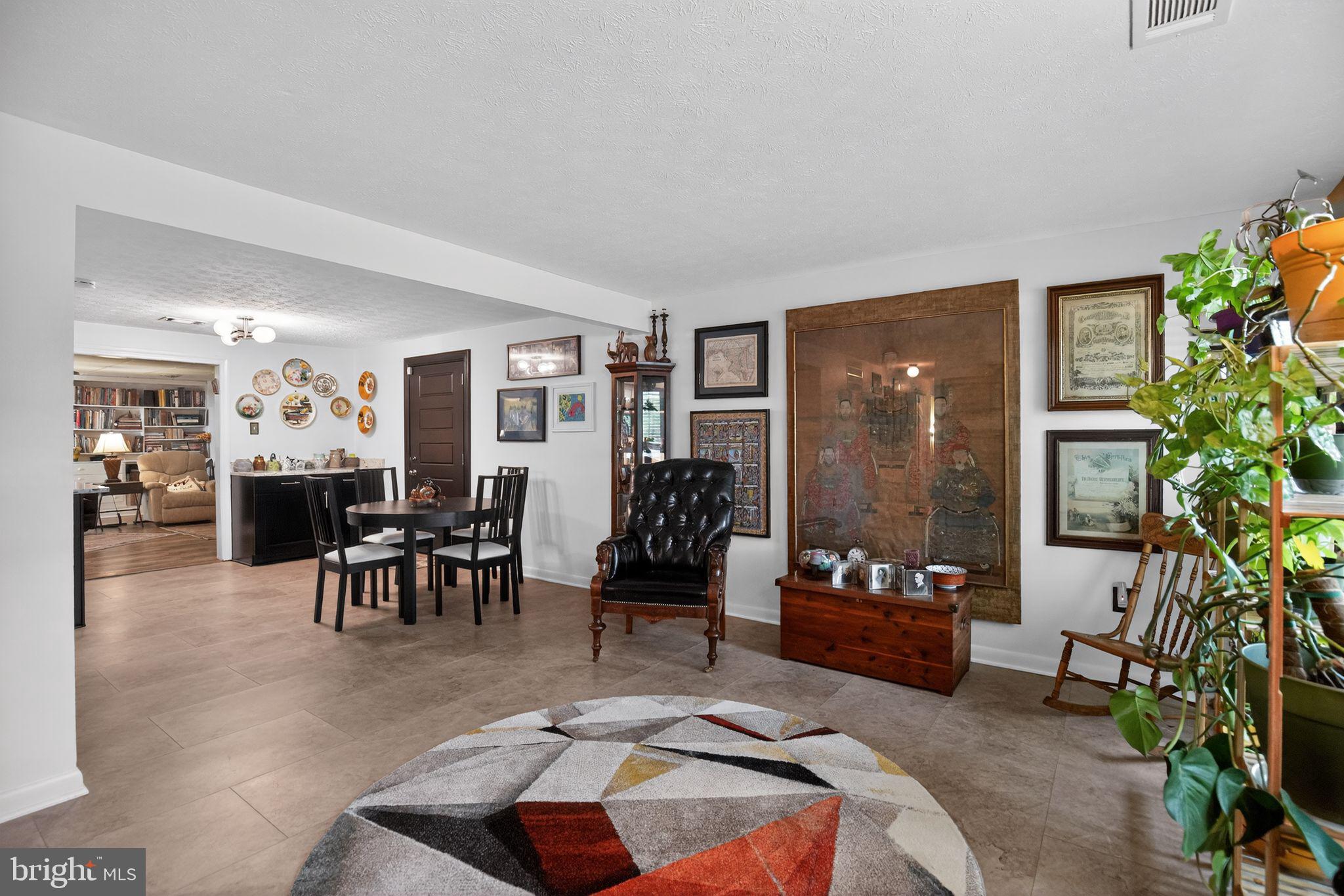 9696 MEADOWVIEW DRIVE