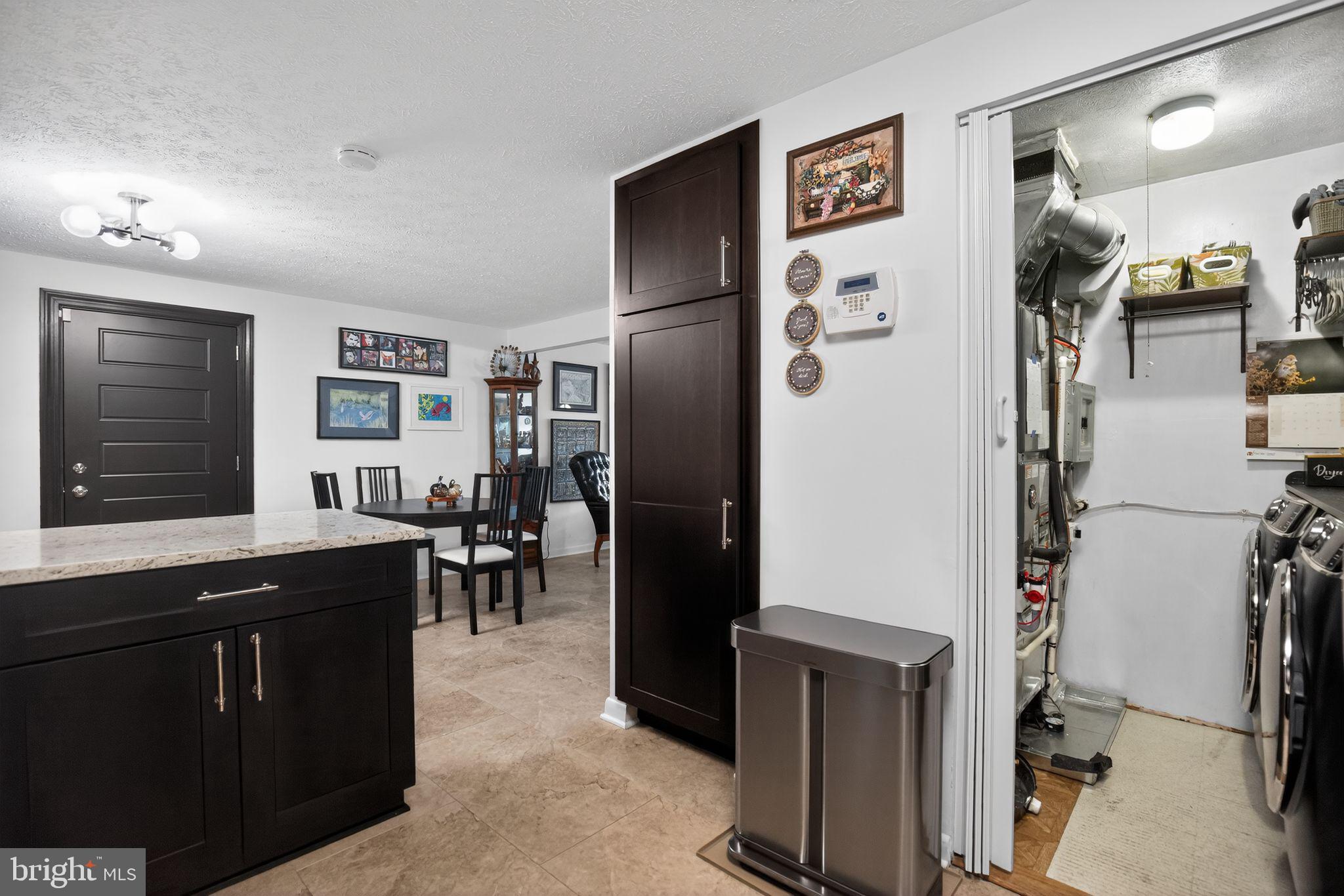 9696 MEADOWVIEW DRIVE