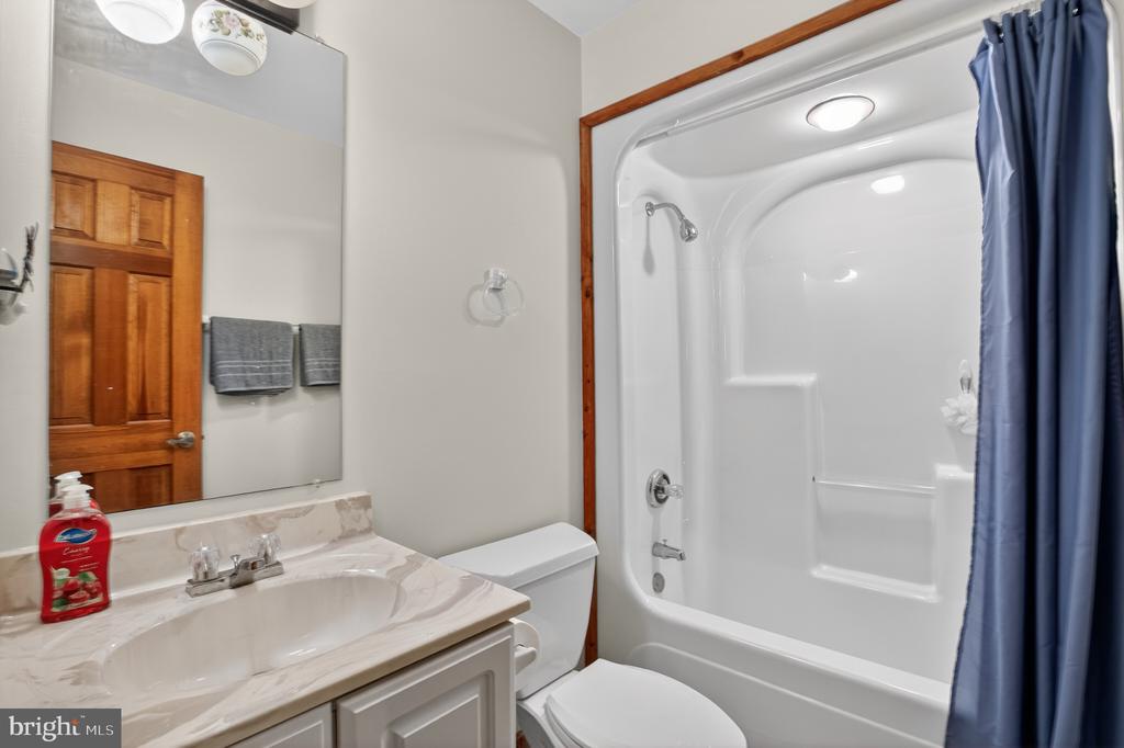 14575 HONEYSUCKLE WAY