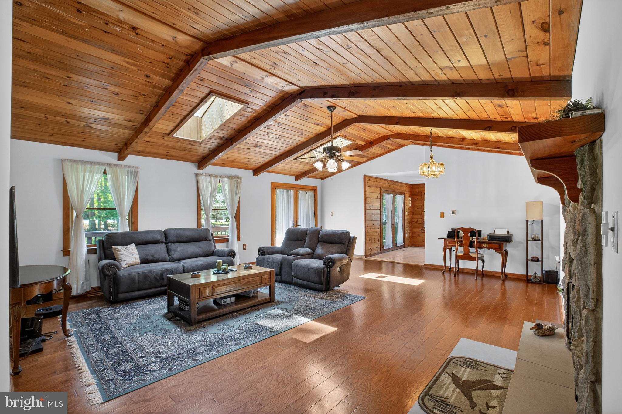 14575 HONEYSUCKLE WAY