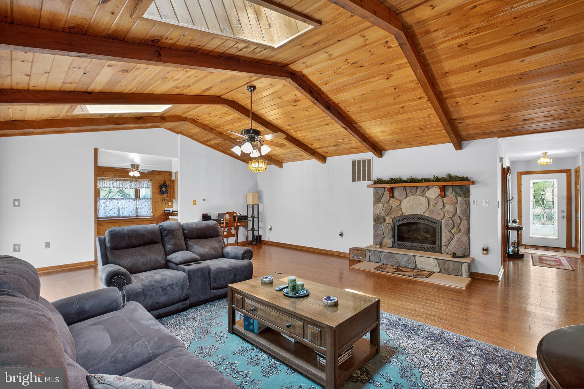 14575 HONEYSUCKLE WAY