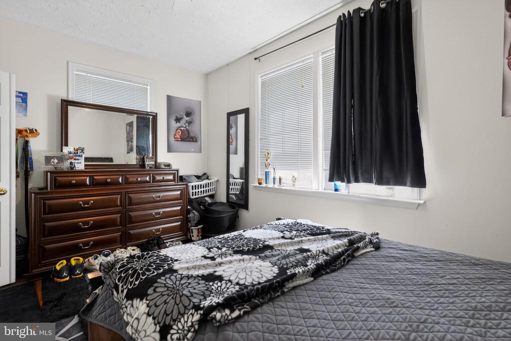 15350 CHRISTY LANE