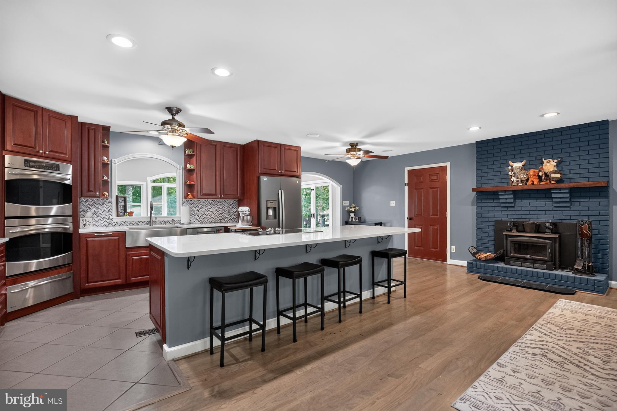 9487 CANARY DRIVE