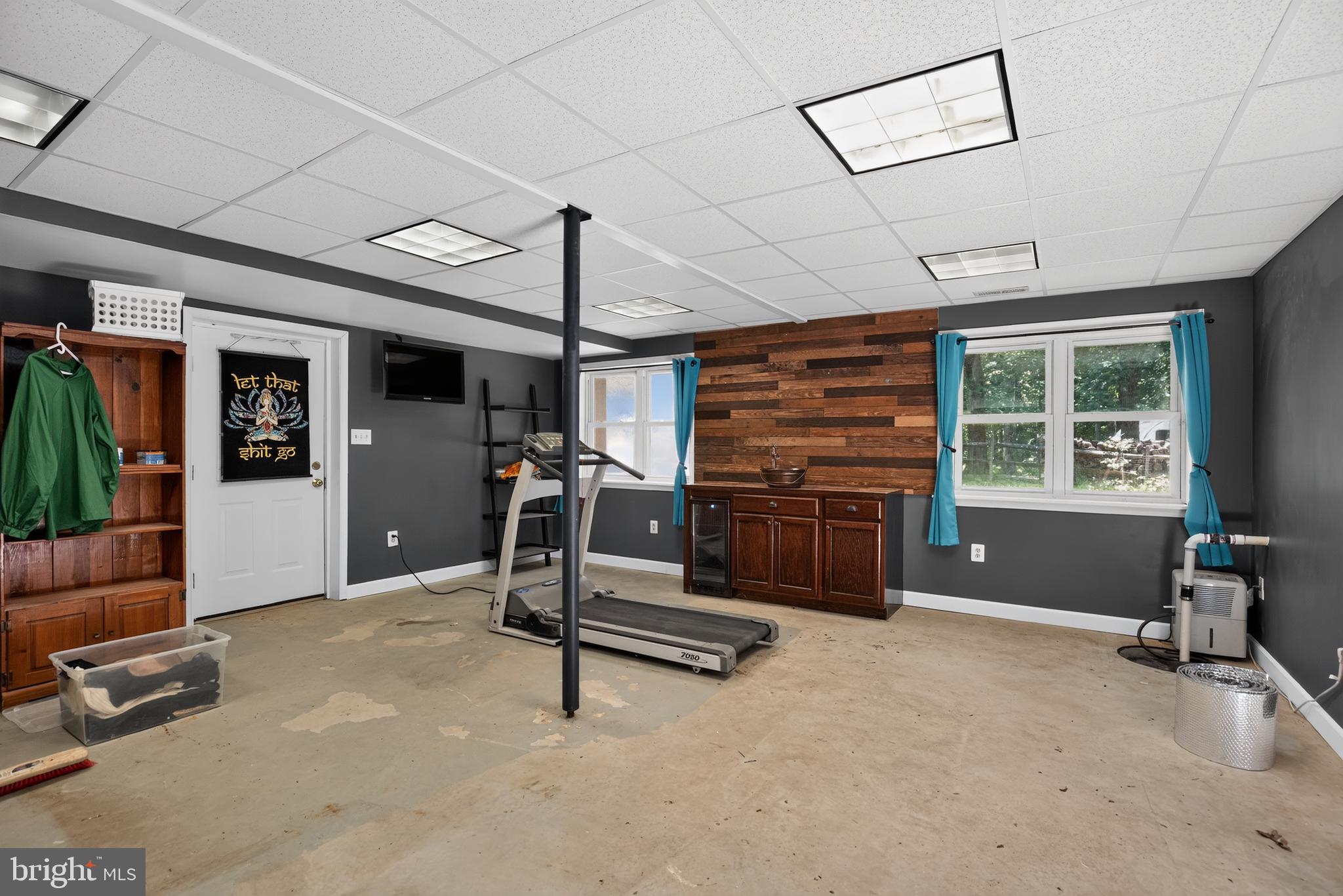 9487 CANARY DRIVE