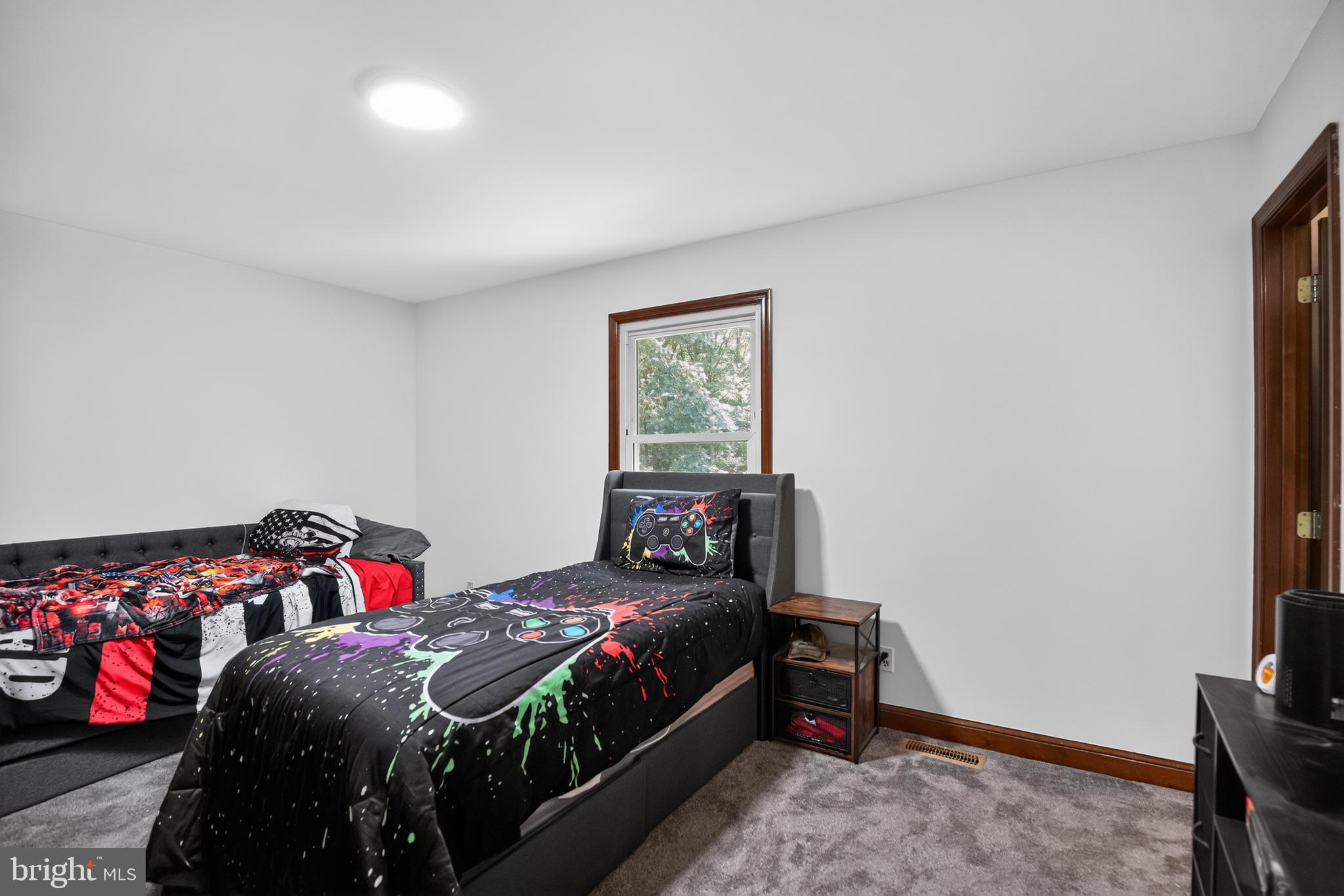 9487 CANARY DRIVE
