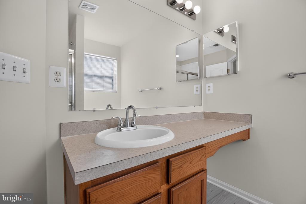 5015 OYSTER REEF PLACE