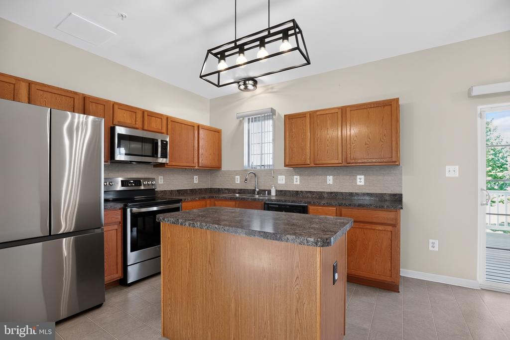 5015 OYSTER REEF PLACE