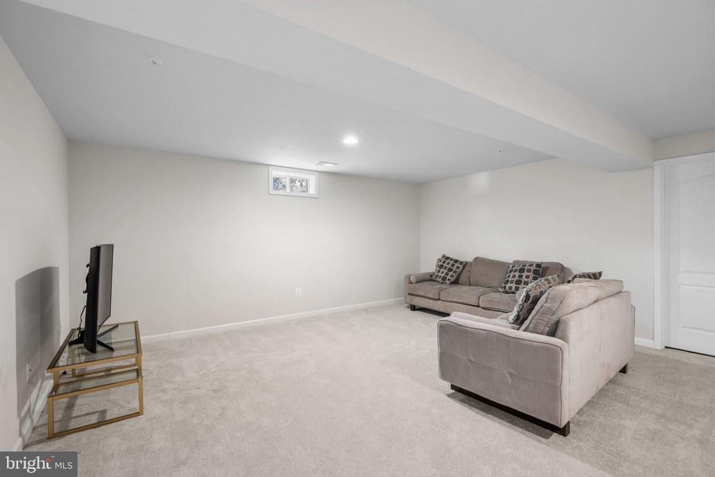 6640 TIMBER RIDGE LANE