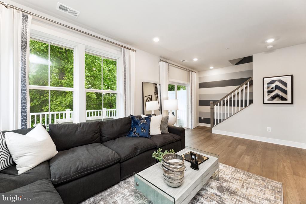 9738 GAELIC PLACE
