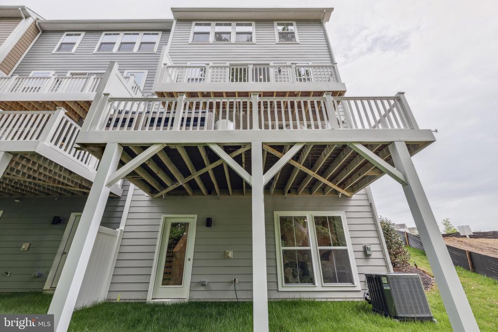 9738 GAELIC PLACE