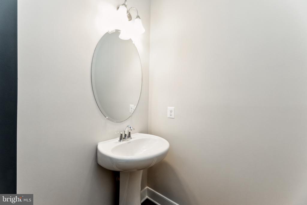 9738 GAELIC PLACE