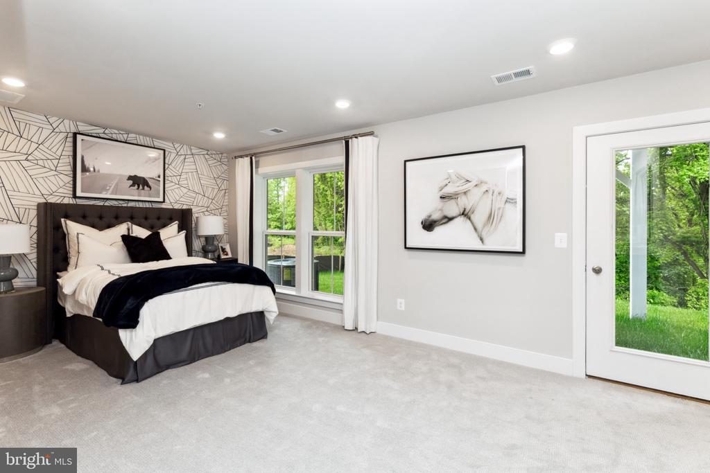 9738 GAELIC PLACE