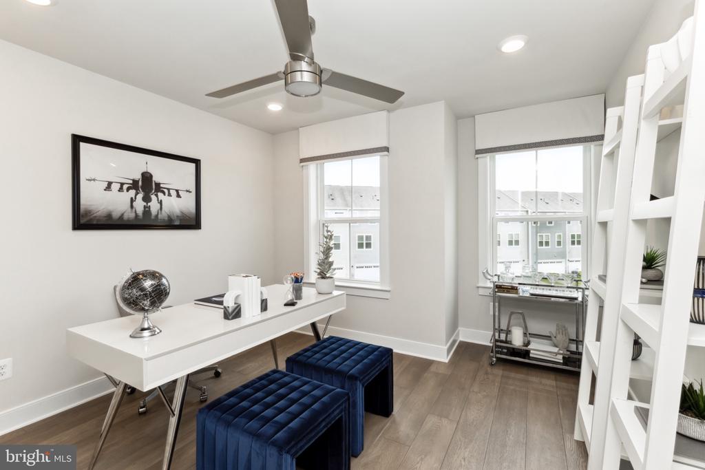 9738 GAELIC PLACE