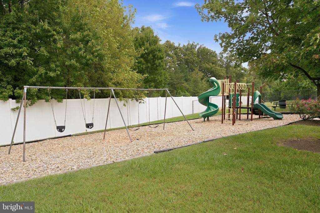 9267 SENNA COURT