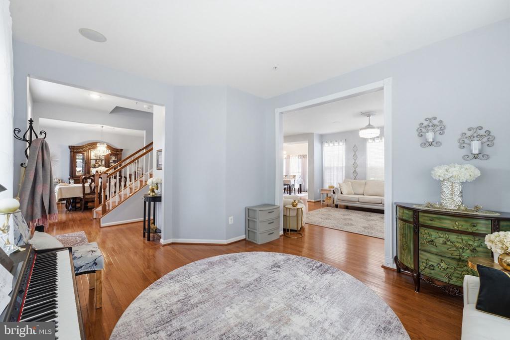 9267 SENNA COURT