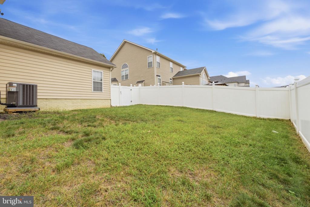9267 SENNA COURT